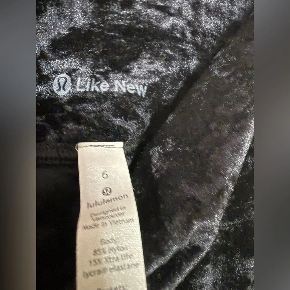 Lululemon Align Super High Rise Pant 28" Crushed Velvet Black Womens Size 6 - Picture 2 of 7